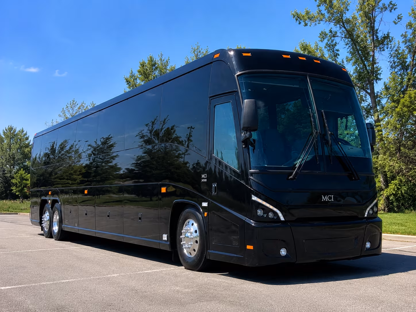 comfortable guest shuttle buses between west chester hotels and hamilton venues